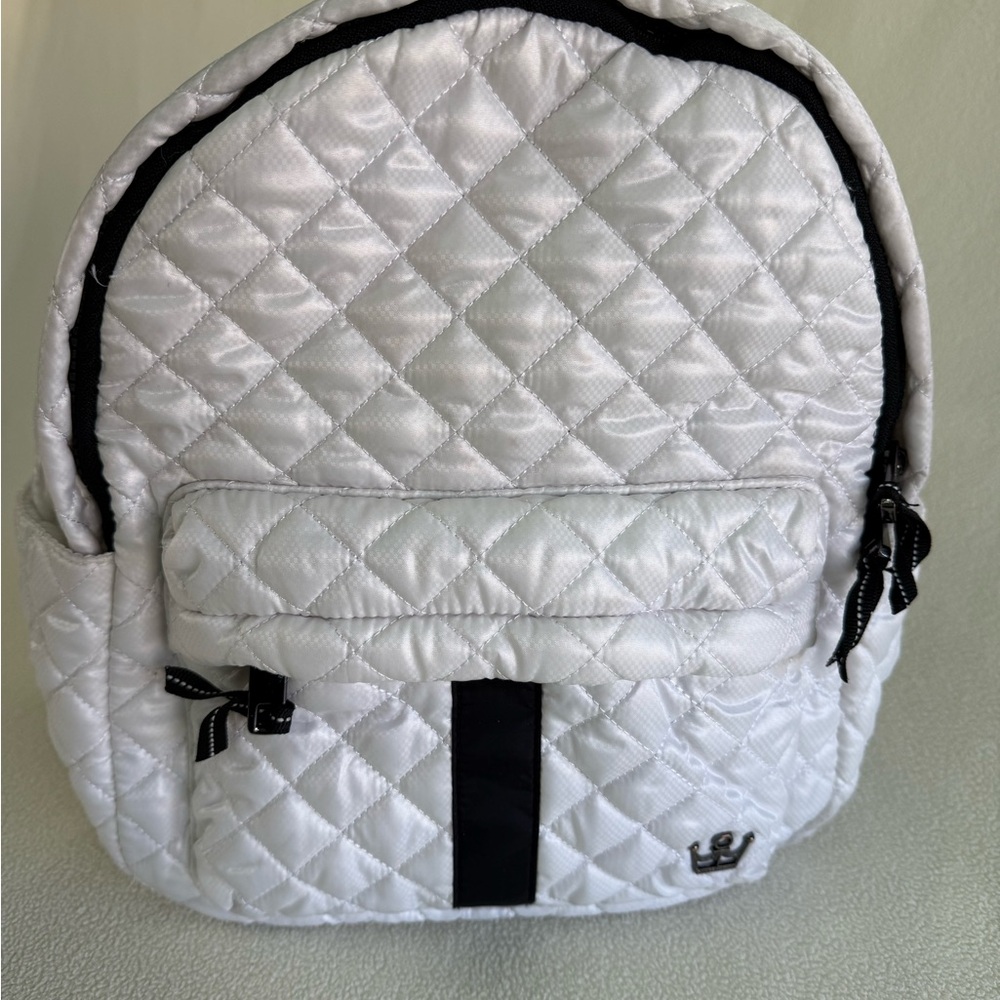 Oliver Thomas 24-7 Tablet White Quilted Backpack w/ Dog Print Interior